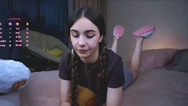 Snapshot of CupSizeGirl chatting on September 21, 4:30 pm CupSizeGirl online show from September 21, 4:30 pm