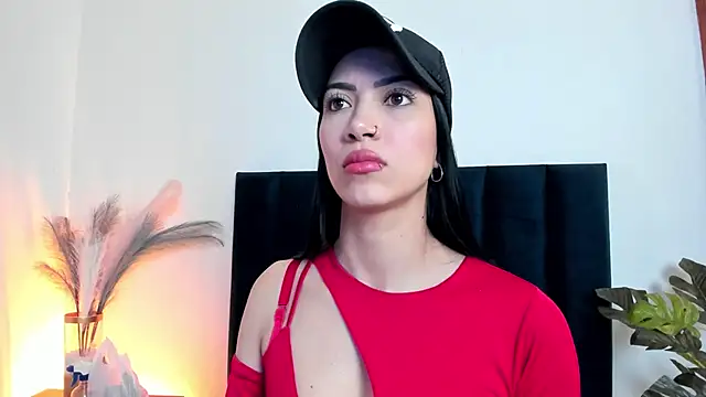 Snapshot of AbbieJoness_ chatting on October 16, 11:33 am AbbieJoness  online show from October 16, 11:33 am