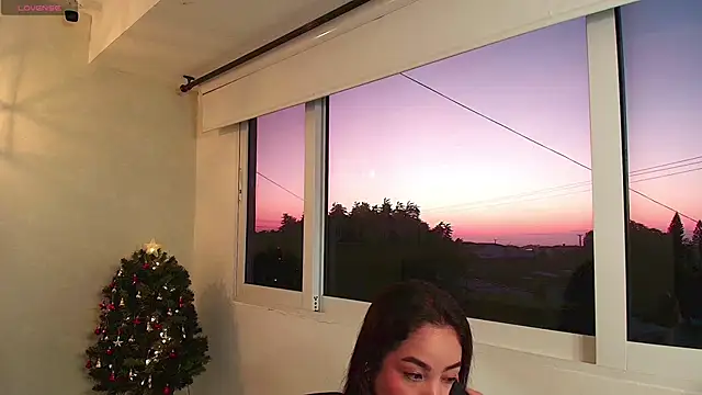  Victoria Collins online show from November 27, 10:50 am