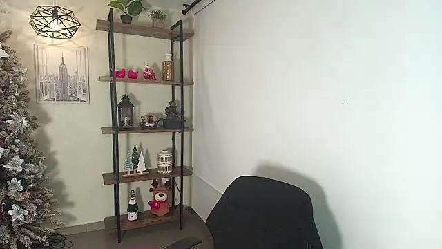  Victoria Collins online show from December 1, 11:15 am