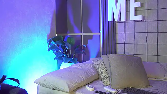 Susan wall online show from March 11, 1:39 pm