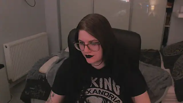 GothSuccubusBabe online show from June 21, 11:18 pm