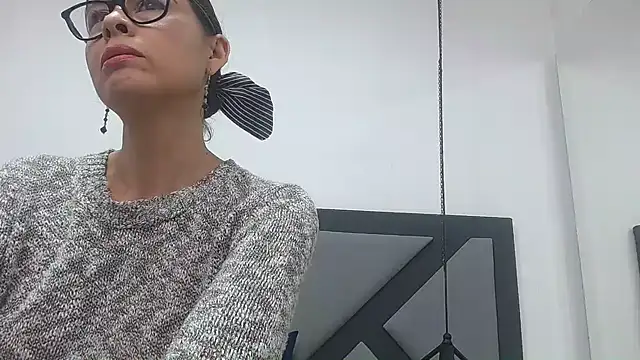 amanda ramirez online show from February 1, 2:15 pm