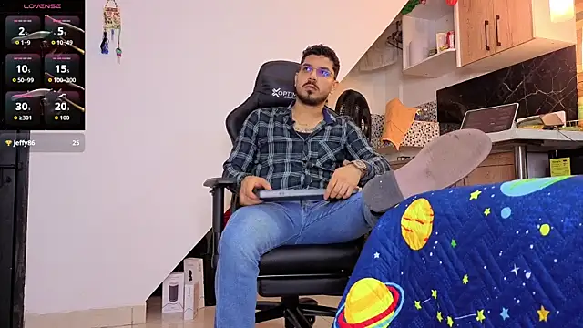 Snapshot of samuelcoopeer chatting on February 19, 7:32 pm samuelcoopeer online show from February 19, 7:32 pm