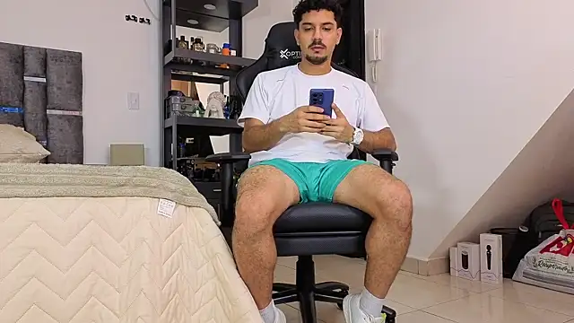 Snapshot of samuelcoopeer chatting on March 27, 9:36 pm samuelcoopeer online show from March 27, 9:36 pm