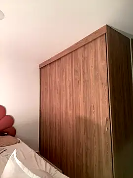 alissradiante1 online show from October 9, 12:19 am