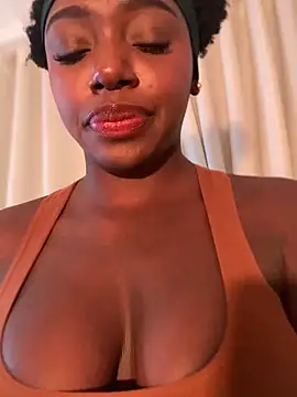 alissradiante1 online show from November 17, 3:23 am