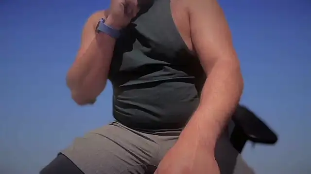 CloudyMuscleBeefy online show from October 16, 3:57 pm