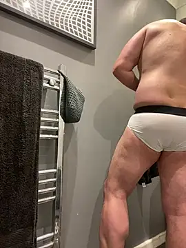 Snapshot of CloudyMuscleBeefy chatting on March 30, 7:26 pm CloudyMuscleBeefy online show from March 30, 7:26 pm