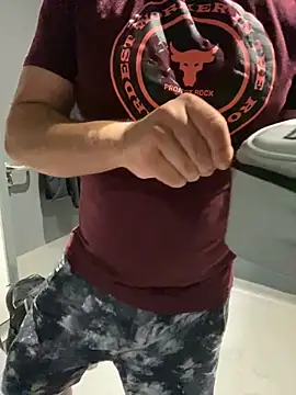 Snapshot of CloudyMuscleBeefy chatting on June 13, 1:25 am CloudyMuscleBeefy online show from June 13, 1:25 am