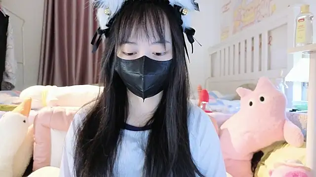 love-uiui online show from October 12, 2:38 pm