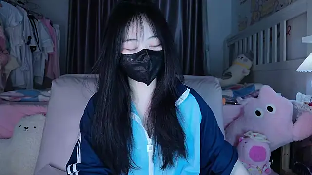 love-uiui online show from January 31, 8:18 pm