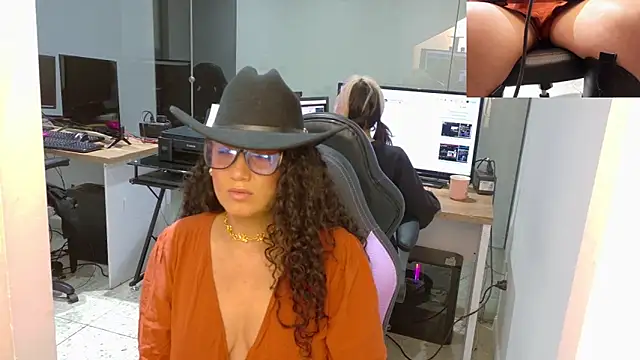 Dakota Rainbow22 online show from February 28, 4:19 pm