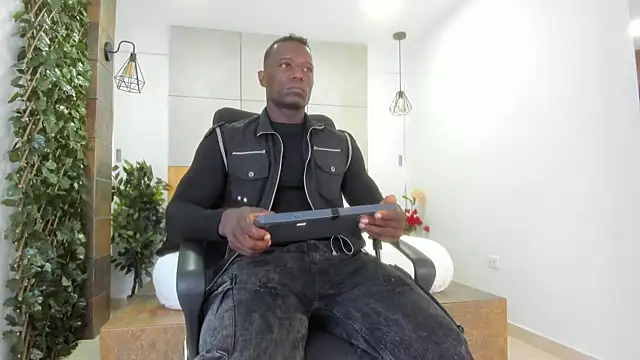 MarcusBlack  online show from October 4, 12:36 pm