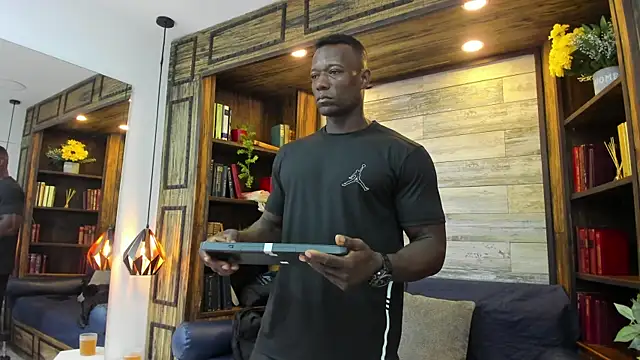 MarcusBlack  online show from December 19, 12:23 pm