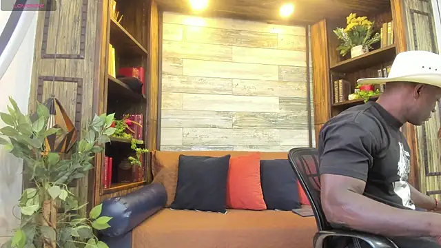 Snapshot of MarcusBlack_ chatting on May 21, 1:18 pm MarcusBlack online show from May 21, 1:18 pm