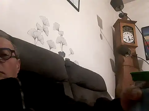 Vince072 online show from October 3, 3:47 am