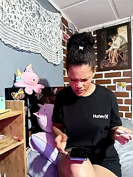 Snapshot of Cataleya-black chatting on April 8, 12:21 am Cataleya-black online show from April 8, 12:21 am