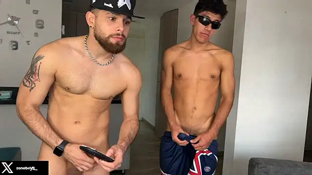 Snapshot of zoneboys chatting on March 27, 7:24 pm zoneboys online show from March 27, 7:24 pm