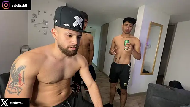 Snapshot of zoneboys chatting on April 2, 1:03 am zoneboys online show from April 2, 1:03 am