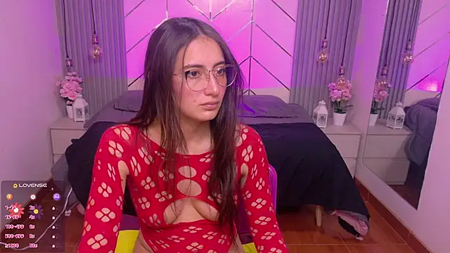 alesiamoore online show from July 10, 4:20 pm