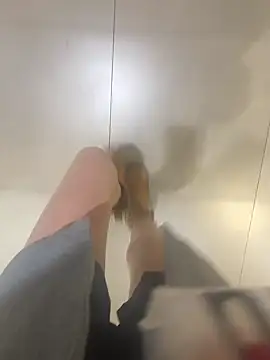 Snapshot of xiaoyuan01 chatting on December 14, 5:02 am xiaoyuan01 online show from December 14, 5:02 am