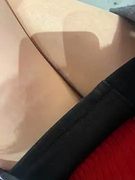 xiaoyuan01 online show from March 1, 2:46 am