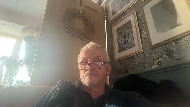 poggles online show from May 28, 7:11 pm