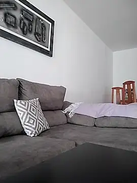 agustinalatina online show from October 2, 8:10 am