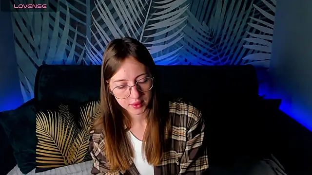 Snapshot of ChristyCrayme chatting on October 2, 10:06 pm ChristyCrayme online show from October 2, 10:06 pm