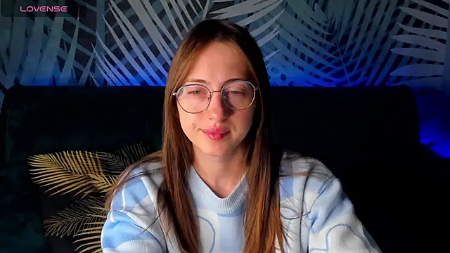 Snapshot of ChristyCrayme chatting on October 4, 10:08 pm ChristyCrayme online show from October 4, 10:08 pm