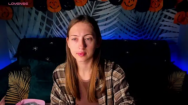 Snapshot of ChristyCrayme chatting on October 21, 10:10 pm ChristyCrayme online show from October 21, 10:10 pm