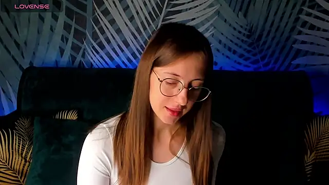 Snapshot of ChristyCrayme chatting on November 22, 10:20 pm ChristyCrayme online show from November 22, 10:20 pm