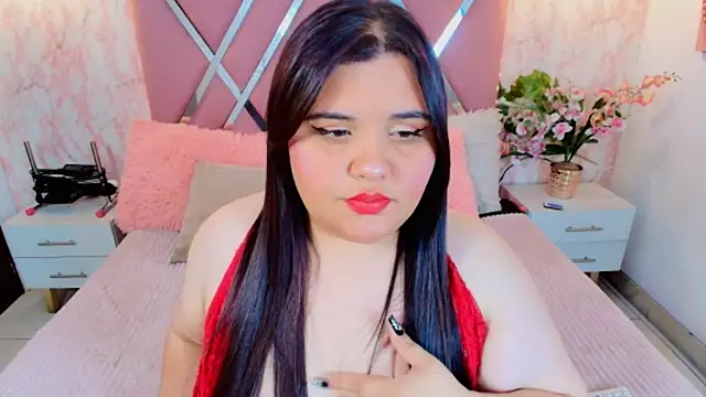 Snapshot of Dolce_pearl chatting on May 5, 2:52 am Dolce pearl online show from May 5, 2:52 am