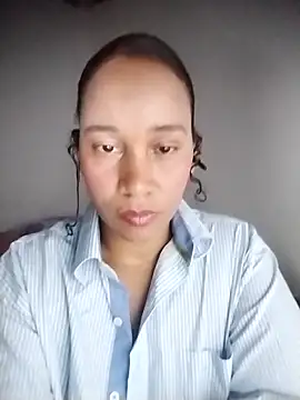 Snapshot of EbonyHorrny chatting on October 16, 3:29 am EbonyHorrny online show from October 16, 3:29 am