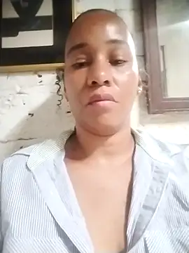 Snapshot of EbonyHorrny chatting on October 18, 3:13 pm EbonyHorrny online show from October 18, 3:13 pm