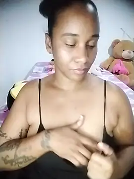 Snapshot of EbonyHorrny chatting on October 27, 4:49 am EbonyHorrny online show from October 27, 4:49 am