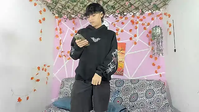 Snapshot of Bastian_boyshot77 chatting on December 15, 4:11 pm Bastian boyshot77 online show from December 15, 4:11 pm