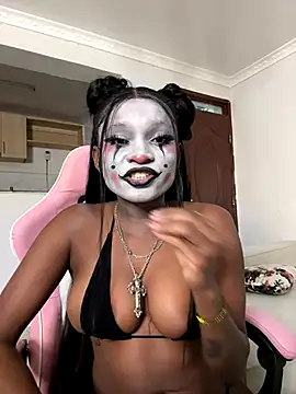 Snapshot of Lil-shawrie chatting on October 2, 12:23 pm Lil-shawrie online show from October 2, 12:23 pm