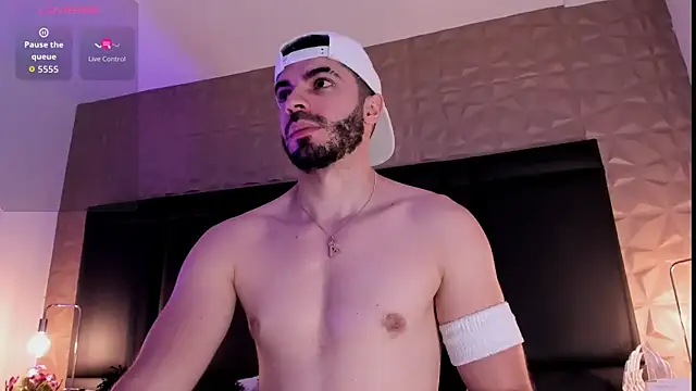 Snapshot of AxelThompson_ chatting on September 27, 11:26 am AxelThompson  online show from September 27, 11:26 am