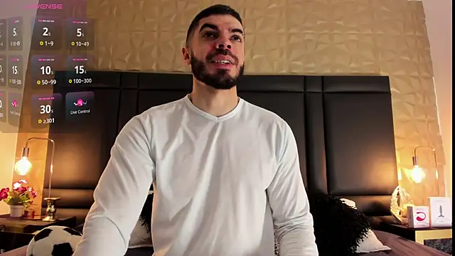 Snapshot of AxelThompson_ chatting on October 11, 11:20 am AxelThompson  online show from October 11, 11:20 am