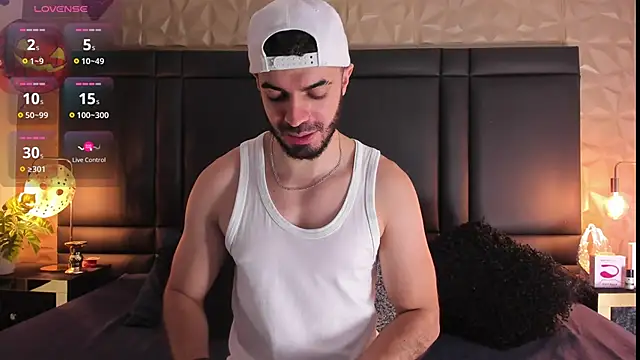 Snapshot of AxelThompson_ chatting on October 13, 11:21 am AxelThompson  online show from October 13, 11:21 am