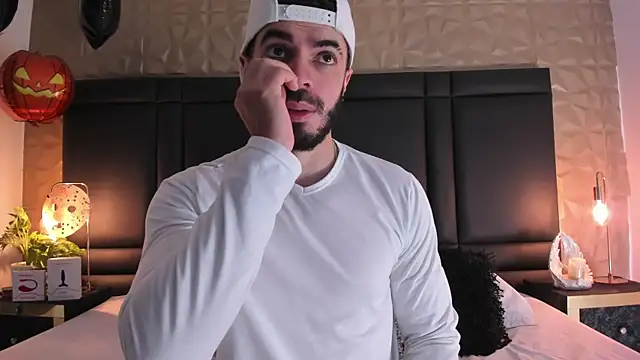 Snapshot of AxelThompson_ chatting on October 16, 12:28 pm AxelThompson  online show from October 16, 12:28 pm