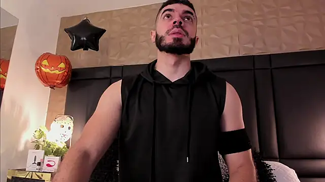 Snapshot of AxelThompson_ chatting on October 23, 12:59 pm AxelThompson  online show from October 23, 12:59 pm