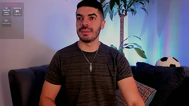 AxelThompson  online show from December 16, 12:10 pm