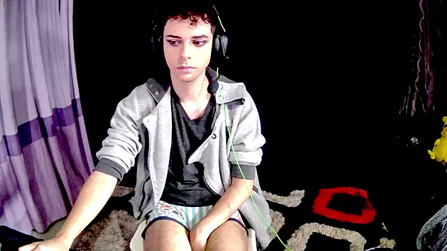 KittyCamKat online show from October 27, 7:40 pm