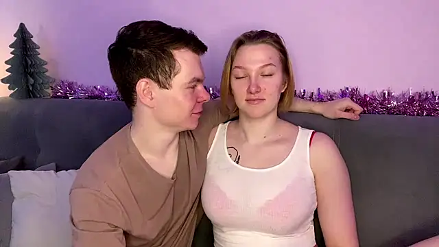 Snapshot of julielourens chatting on December 19, 8:10 am julielourens online show from December 19, 8:10 am