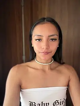 im-isabella online show from June 4, 6:25 pm