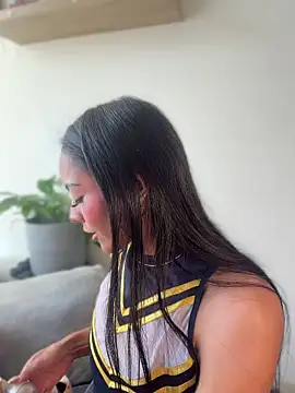 im-isabella online show from June 18, 6:12 pm