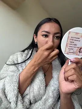 im-isabella online show from July 30, 1:10 pm